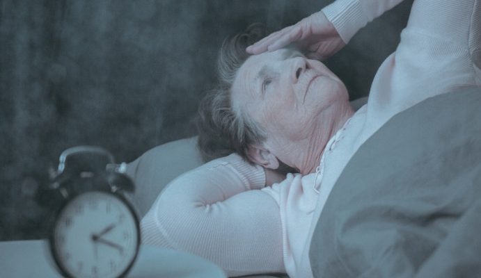 خواب شبانه در آلزایمر: با 1 خواب خوب شب روزشان را بسازیم